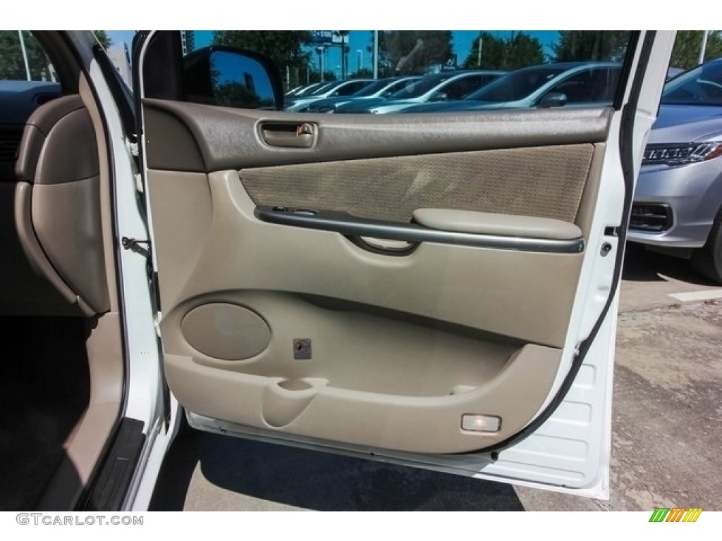 2010 Sienna LE - Super White / Taupe photo #21