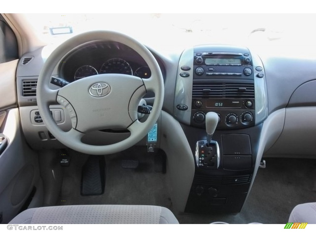 2010 Sienna LE - Super White / Taupe photo #26