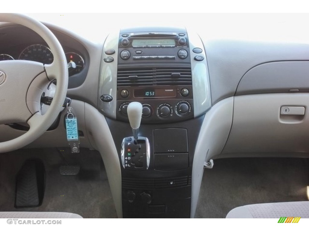 2010 Sienna LE - Super White / Taupe photo #28