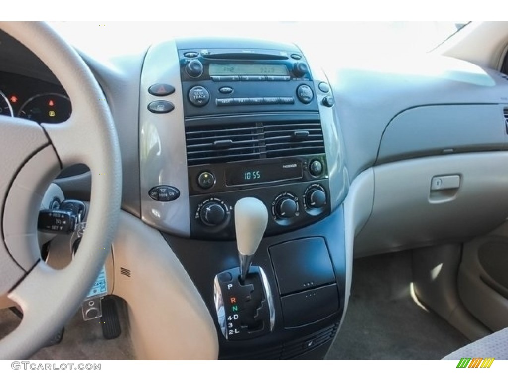 2010 Sienna LE - Super White / Taupe photo #32