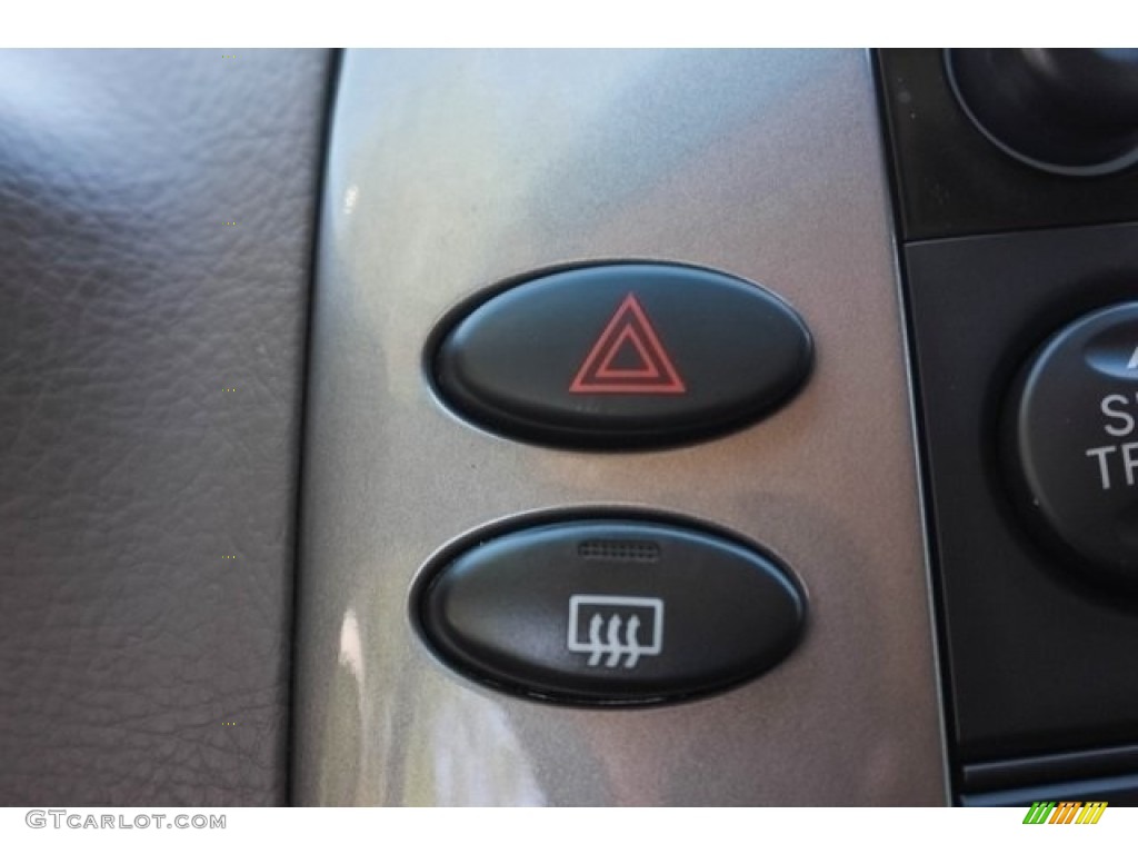 2010 Sienna LE - Super White / Taupe photo #35