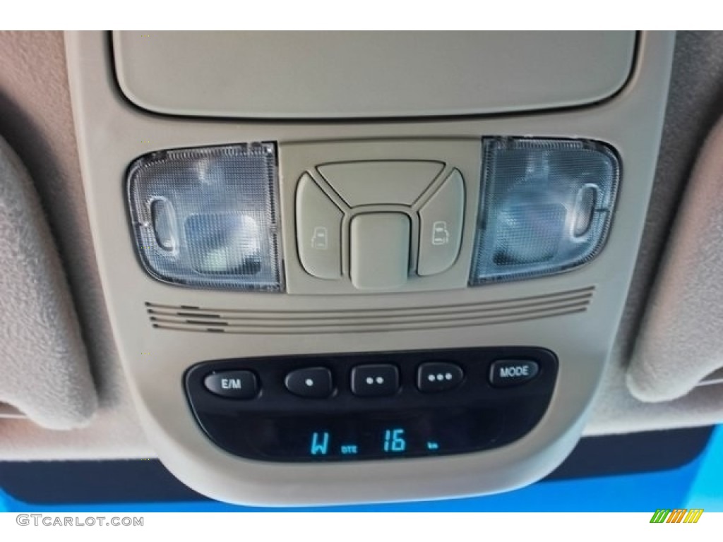 2010 Sienna LE - Super White / Taupe photo #37