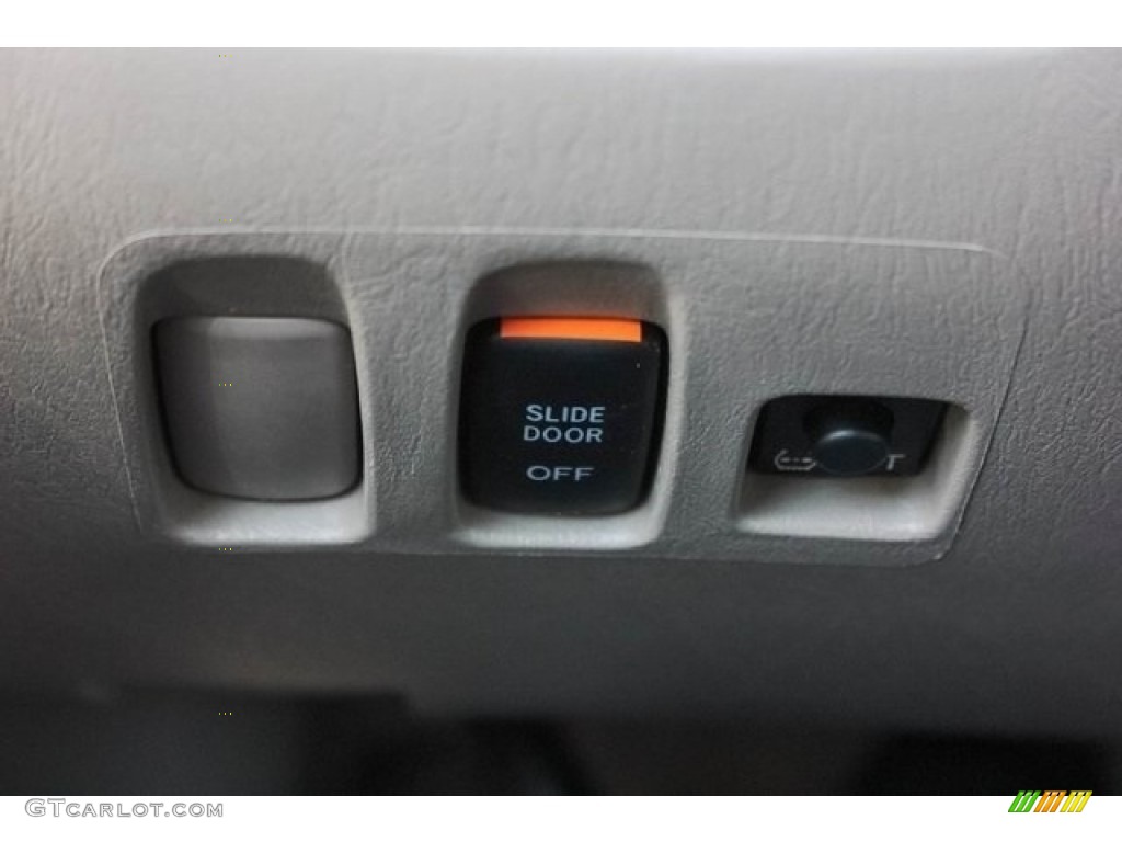 2010 Sienna LE - Super White / Taupe photo #45