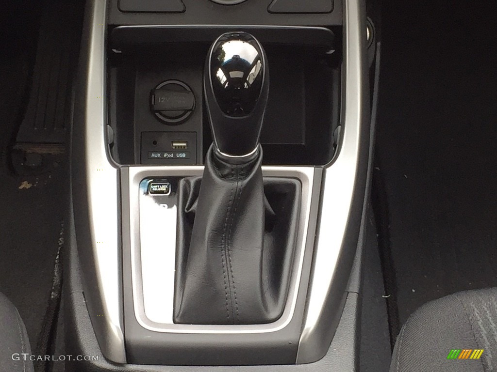 2015 Elantra SE Sedan - Venetian Red / Gray photo #15