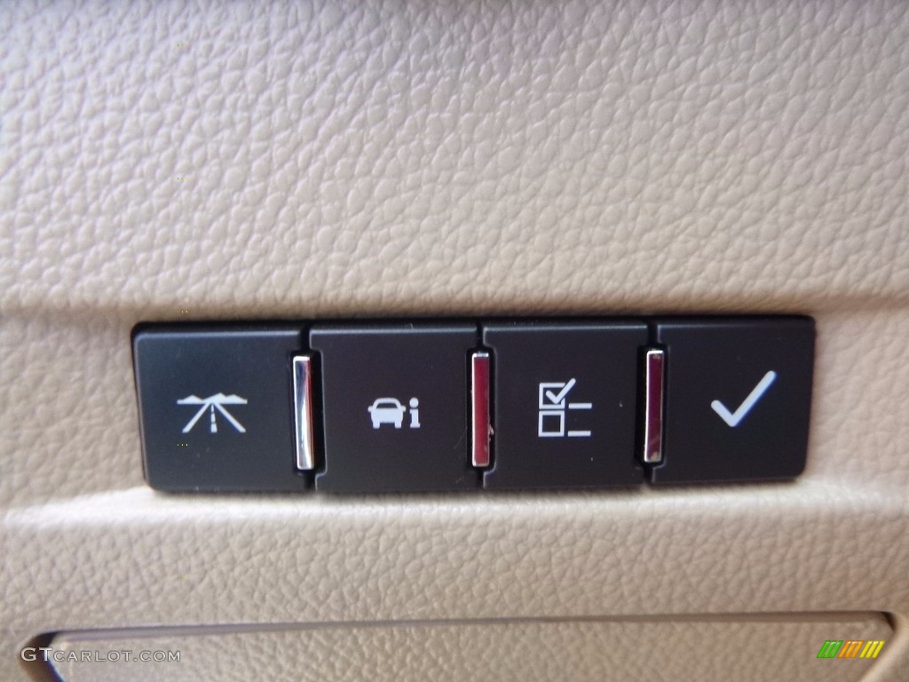 2009 VUE XR V6 - Polar White / Tan photo #13