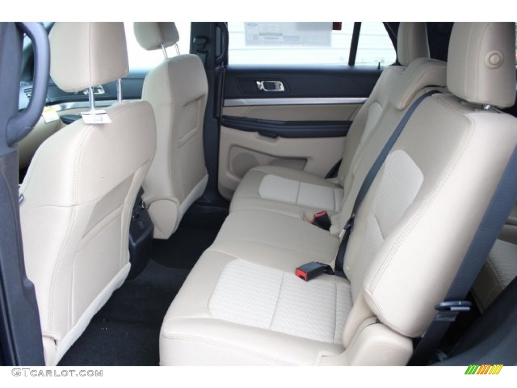 2017 Explorer FWD - Blue Jeans / Medium Light Camel photo #19