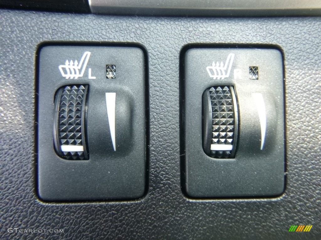 2017 Toyota Highlander Hybrid XLE AWD Controls Photo #120780996