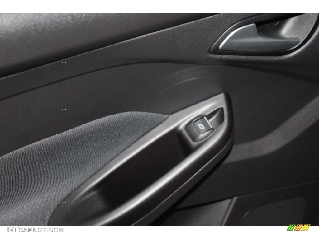 2014 Focus Titanium Hatchback - Sterling Gray / Charcoal Black photo #27