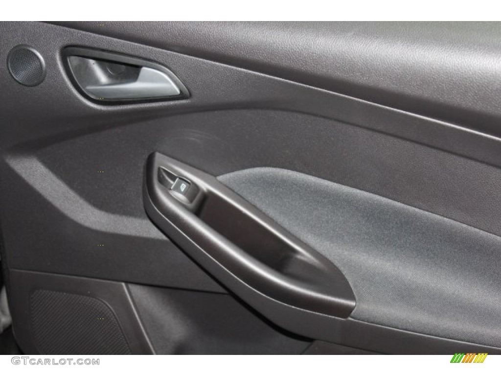2014 Focus Titanium Hatchback - Sterling Gray / Charcoal Black photo #30