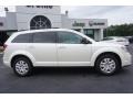 2017 White Noise Tri-Coat Dodge Journey SE  photo #8