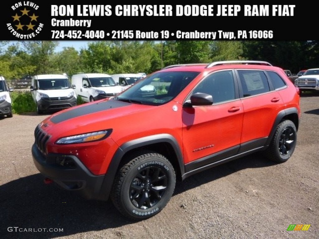 2017 Cherokee Trailhawk 4x4 - Firecracker Red / Black photo #1