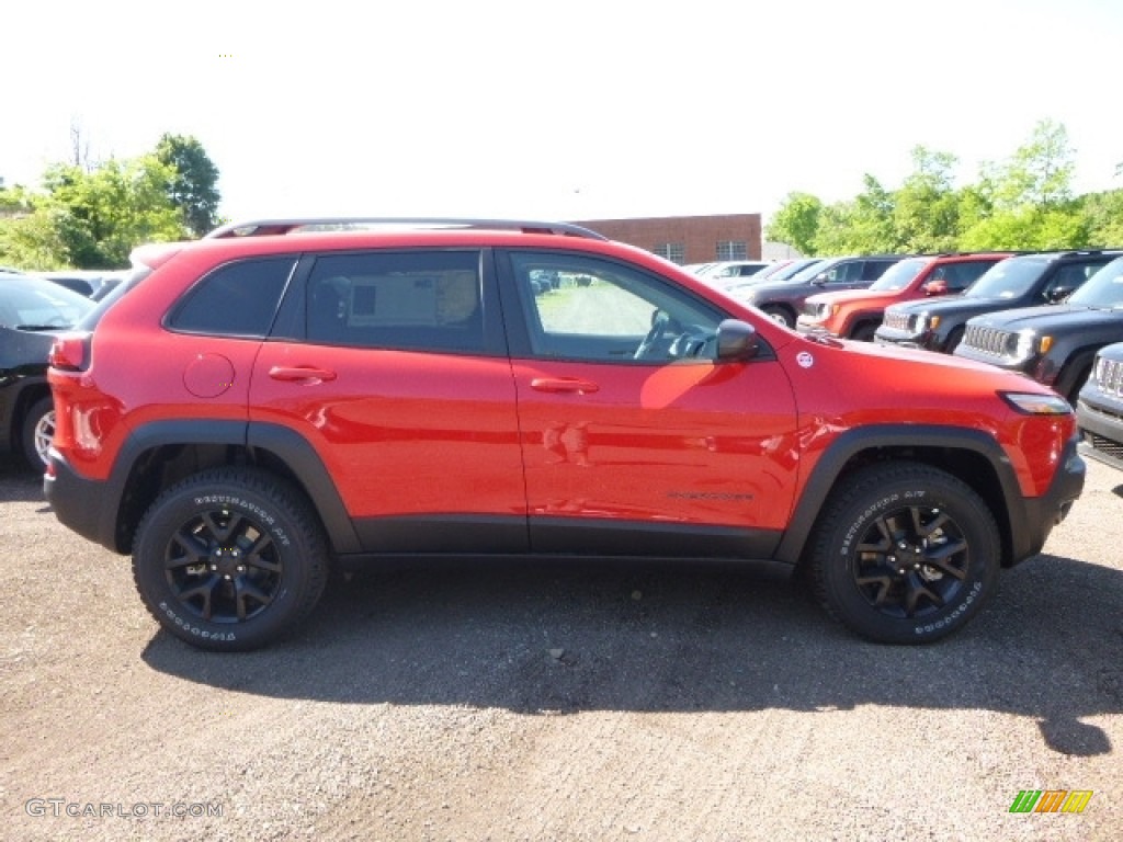 2017 Cherokee Trailhawk 4x4 - Firecracker Red / Black photo #6