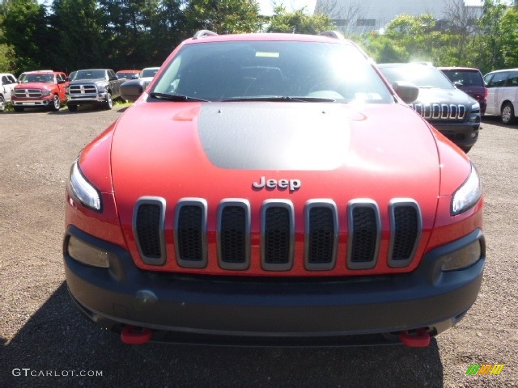 2017 Cherokee Trailhawk 4x4 - Firecracker Red / Black photo #8