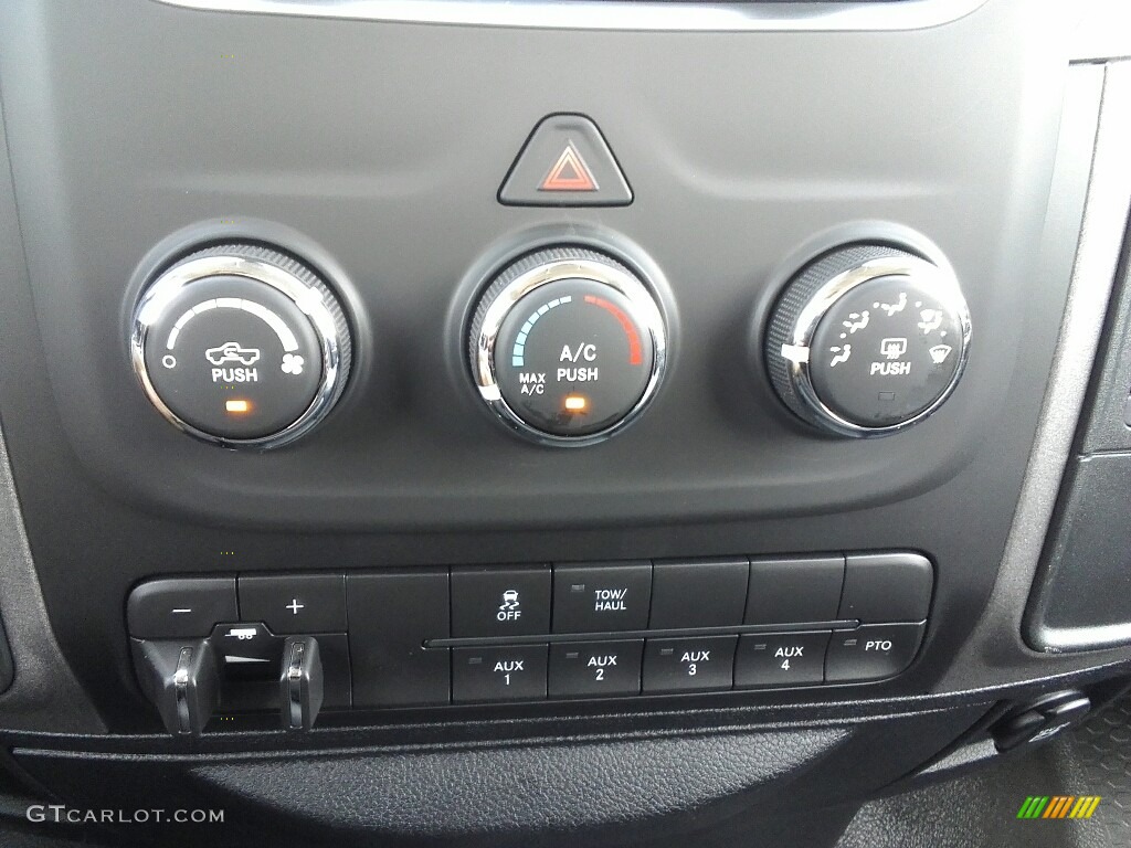 2017 Ram 5500 Tradesman Regular Cab 4x4 Chassis Controls Photo #120791613