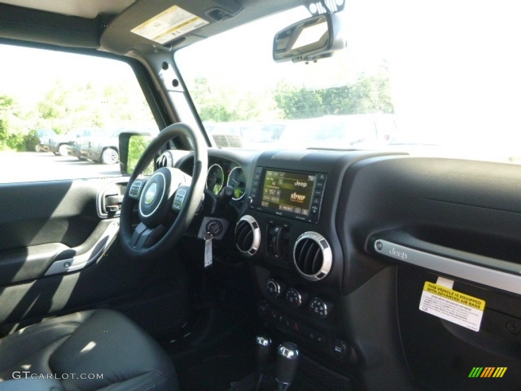 2017 Wrangler Unlimited Sahara 4x4 - Black / Black photo #11