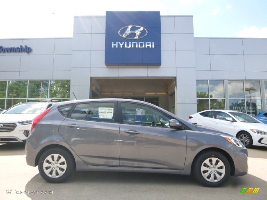 Triathlon Gray Hyundai Accent