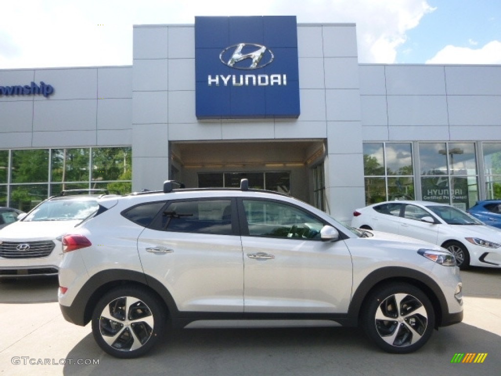 Molten Silver Hyundai Tucson