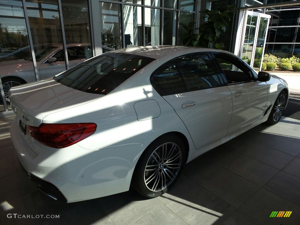 2017 5 Series 540i xDrive Sedan - Alpine White / Black photo #2
