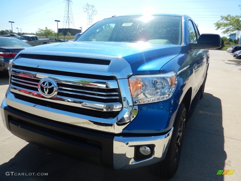 2017 Tundra SR5 Double Cab 4x4 - Blazing Blue Pearl / Graphite photo #1