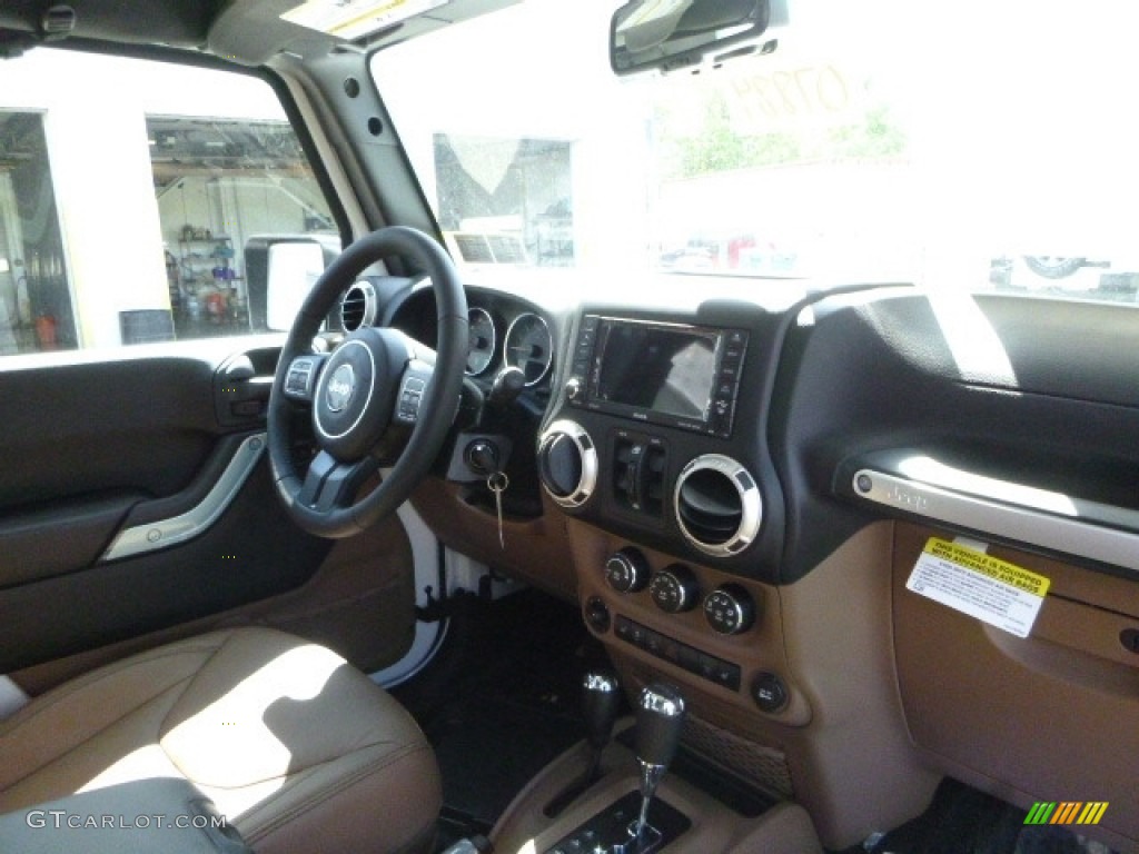 2017 Wrangler Unlimited Sahara 4x4 - Bright White / Black/Dark Saddle photo #11