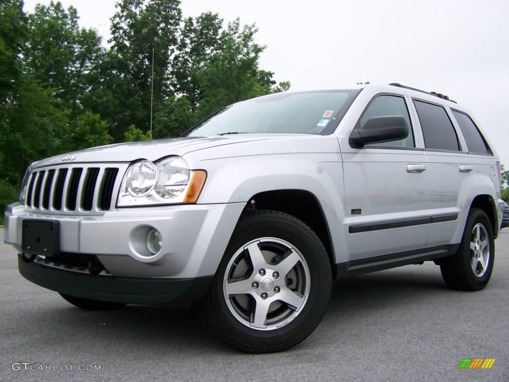 2007 Grand Cherokee Laredo 4x4 - Bright Silver Metallic / Medium Slate Gray photo #4