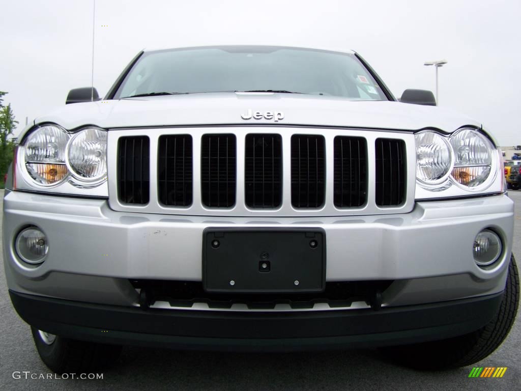 2007 Grand Cherokee Laredo 4x4 - Bright Silver Metallic / Medium Slate Gray photo #7