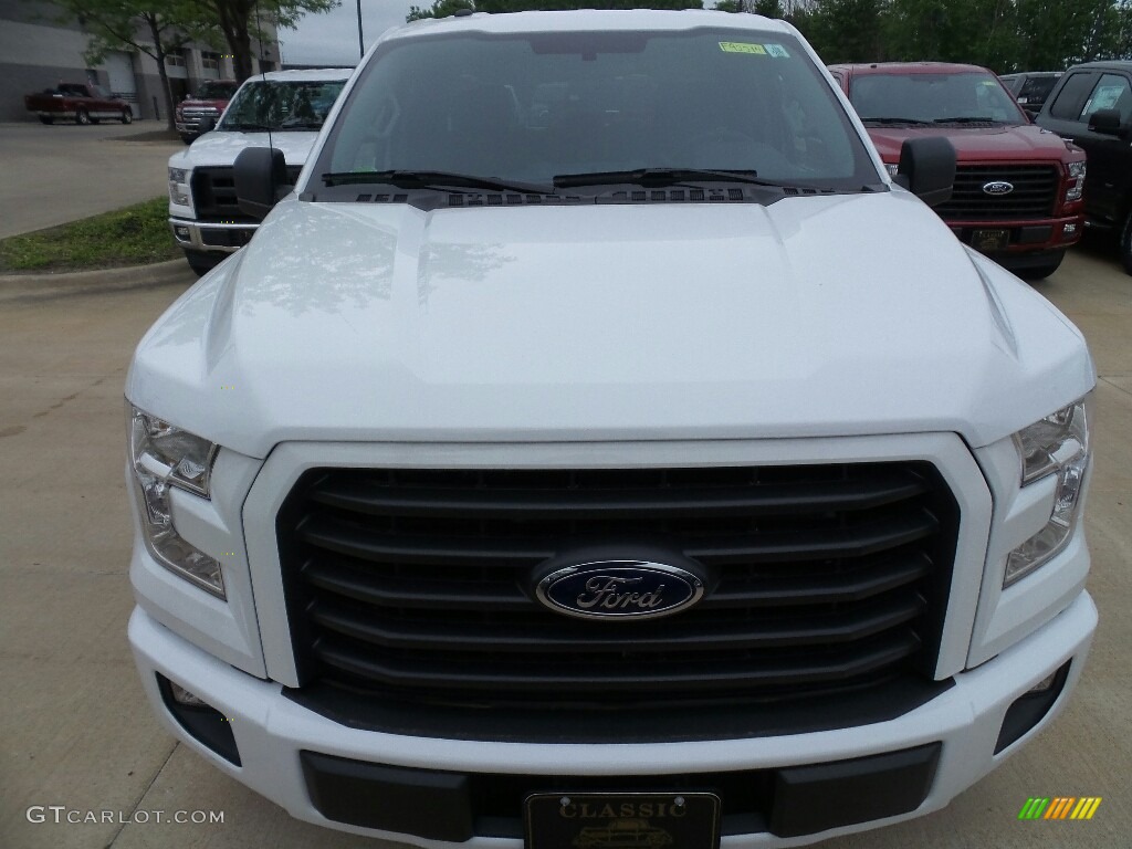 2017 F150 XL SuperCab - Oxford White / Black photo #2
