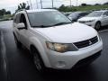 Diamond White Pearl - Outlander LS 4WD Photo No. 7
