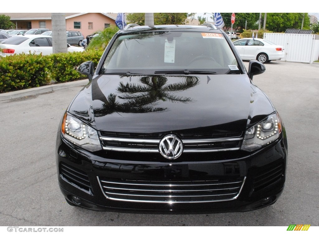 2014 Touareg V6 Lux 4Motion - Black / Saddle Brown photo #3