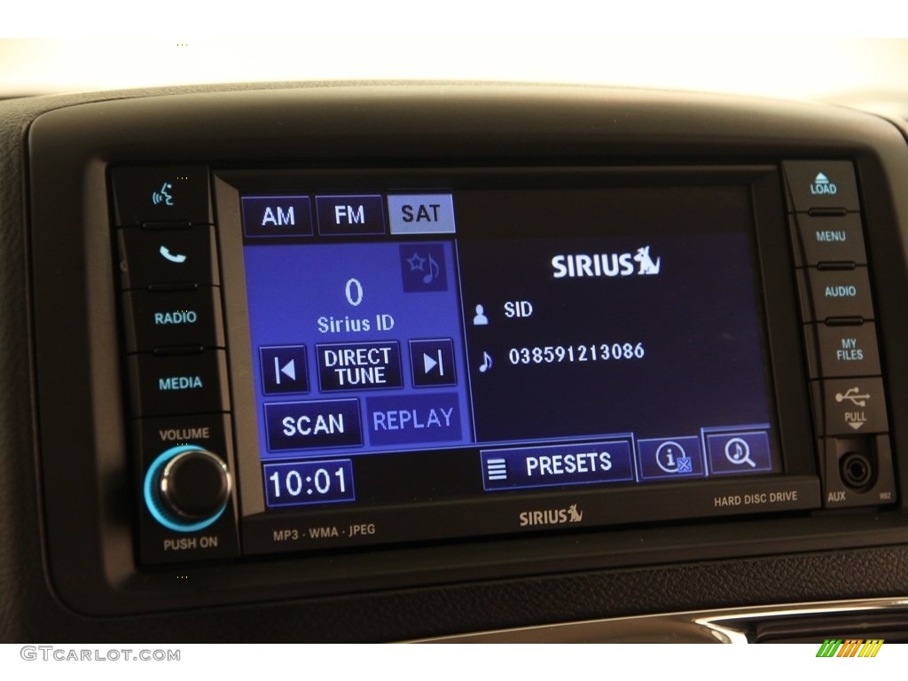 2011 Town & Country Touring - L - Sapphire Crystal Metallic / Black/Light Graystone photo #13