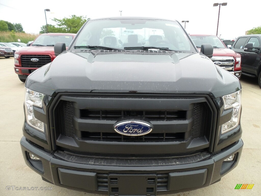 2017 F150 XL Regular Cab - Shadow Black / Earth Gray photo #2