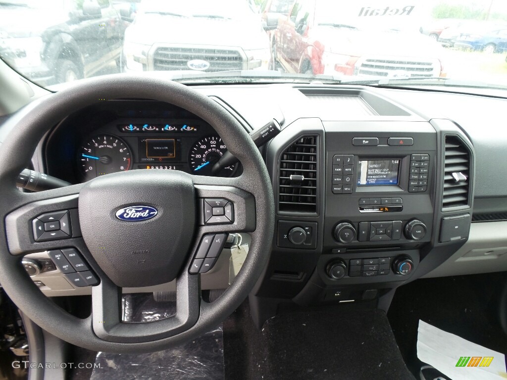 2017 F150 XL Regular Cab - Shadow Black / Earth Gray photo #6