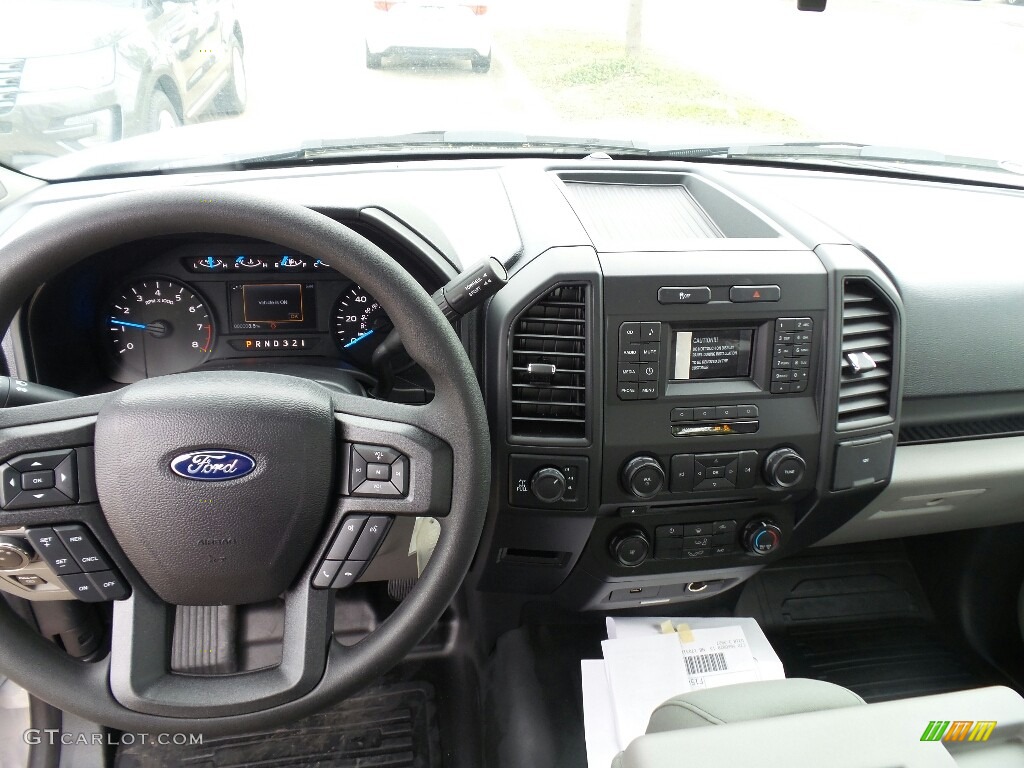 2017 F150 XL Regular Cab 4x4 - Oxford White / Earth Gray photo #6