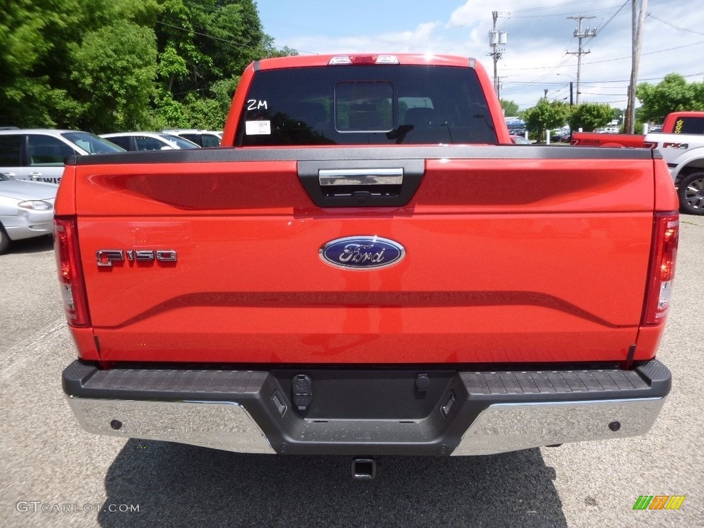 2017 F150 XLT SuperCrew 4x4 - Race Red / Earth Gray photo #3