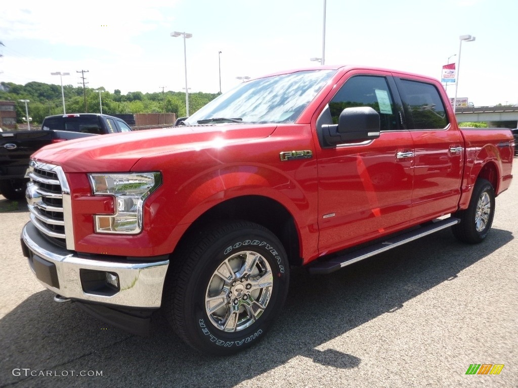 2017 F150 XLT SuperCrew 4x4 - Race Red / Earth Gray photo #6