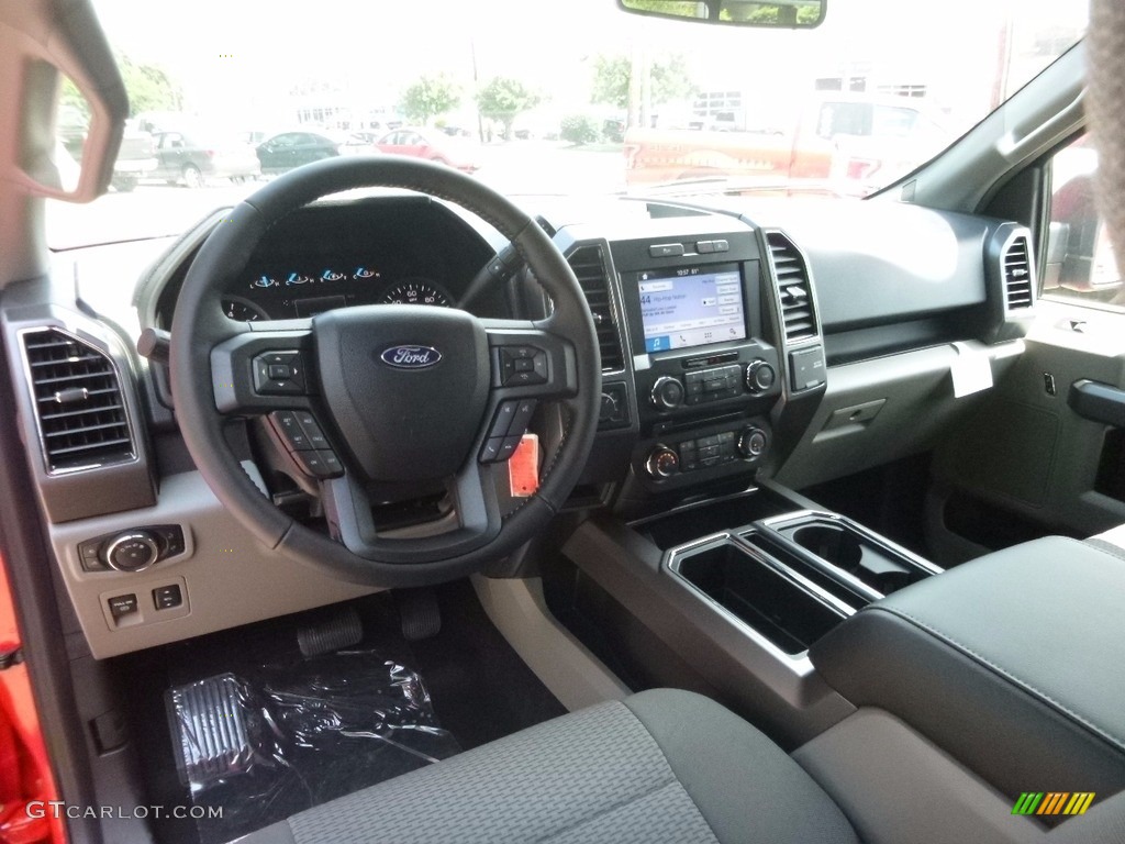 2017 F150 XLT SuperCrew 4x4 - Race Red / Earth Gray photo #12