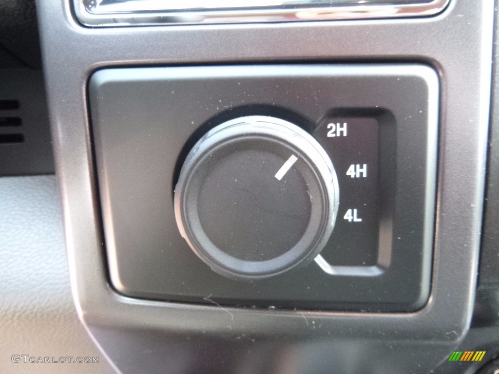 2017 F150 XLT SuperCrew 4x4 - Race Red / Earth Gray photo #17
