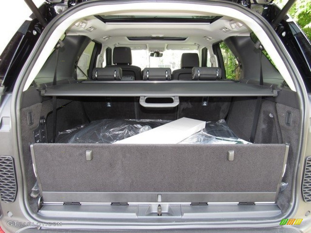 2017 Land Rover Discovery First Edition Trunk Photo #120868745