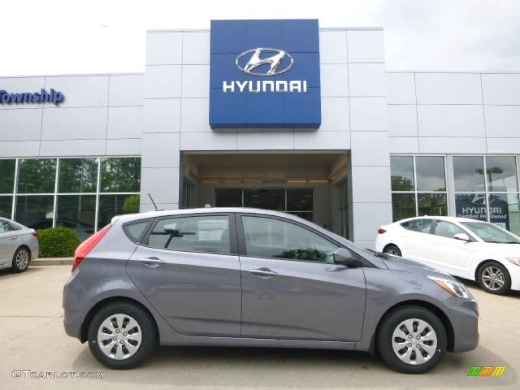 Triathlon Gray Hyundai Accent