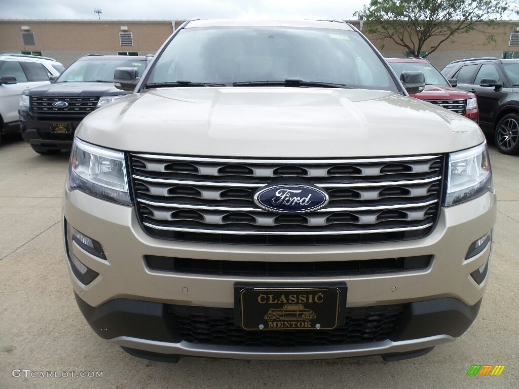 2017 Explorer XLT - White Gold / Medium Light Camel photo #2