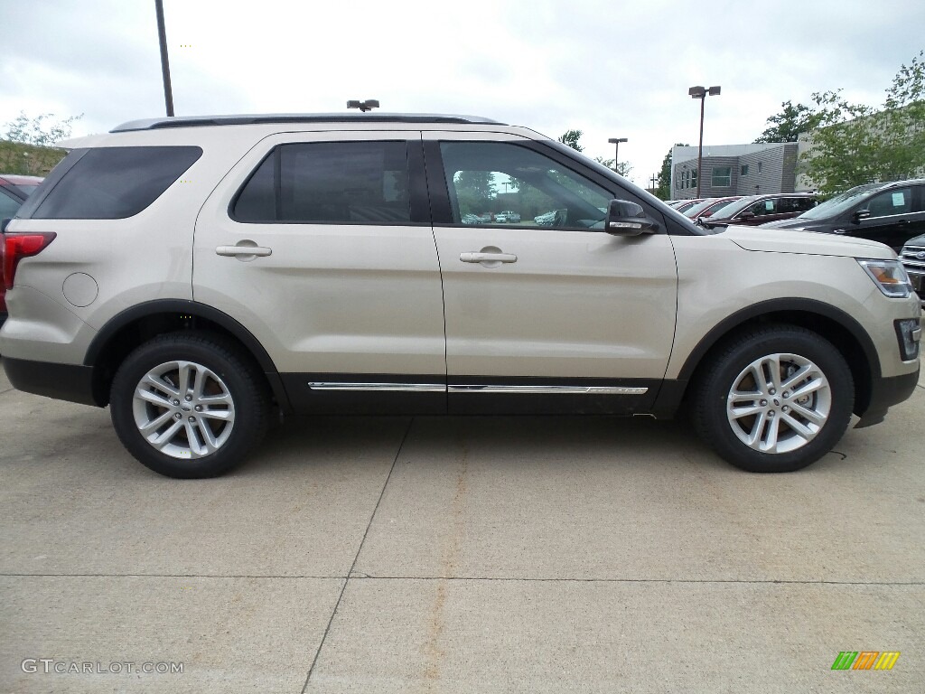 2017 Explorer XLT - White Gold / Medium Light Camel photo #3