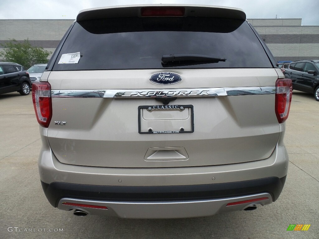 2017 Explorer XLT - White Gold / Medium Light Camel photo #4