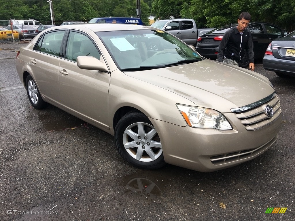 2006 Avalon XL - Desert Sand Mica / Ivory photo #1