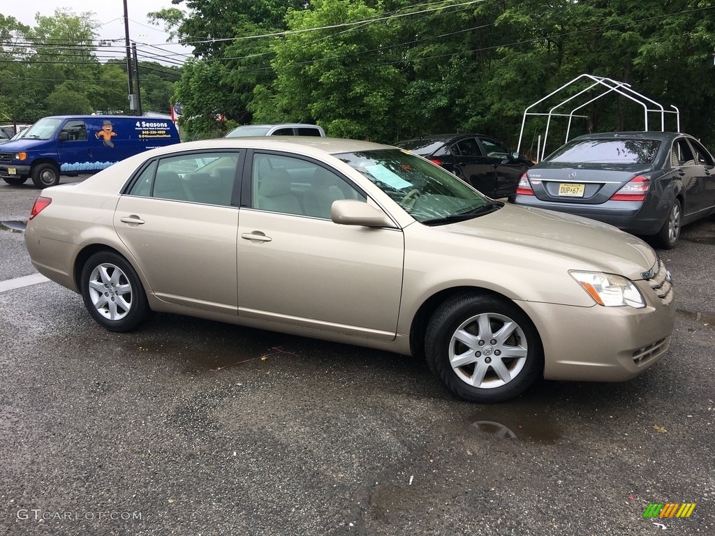 2006 Avalon XL - Desert Sand Mica / Ivory photo #2