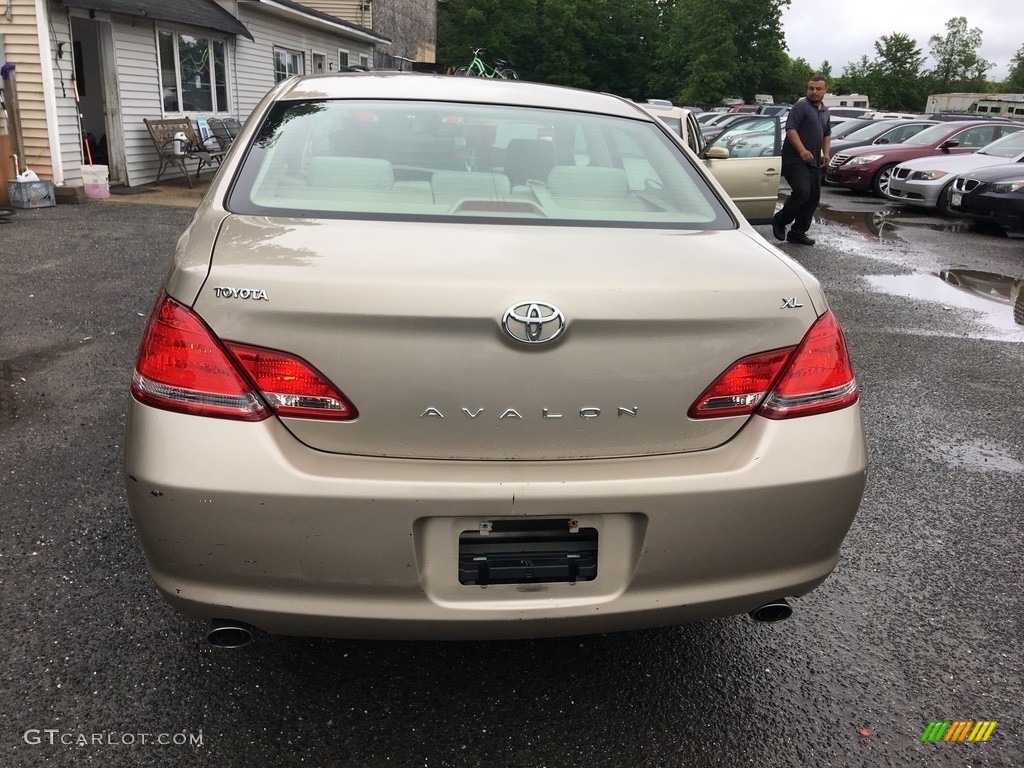 2006 Avalon XL - Desert Sand Mica / Ivory photo #4