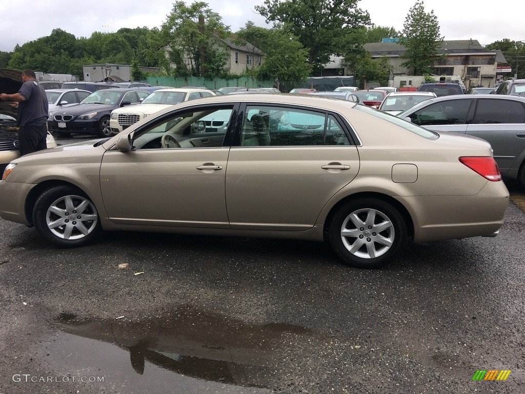 2006 Avalon XL - Desert Sand Mica / Ivory photo #6