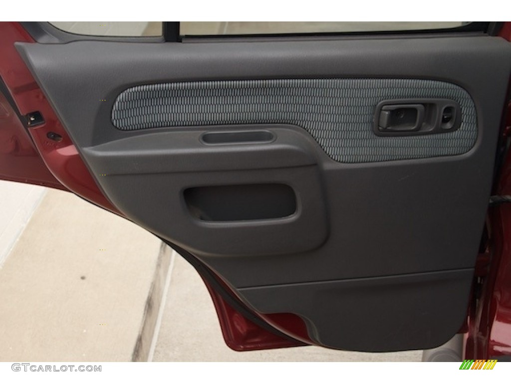 2004 Xterra SE - Thermal Red Metallic / Gray photo #21