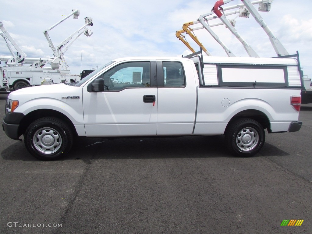 2011 F150 XL SuperCab - Oxford White / Steel Gray photo #3