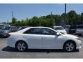 Super White - Camry SE Photo No. 2