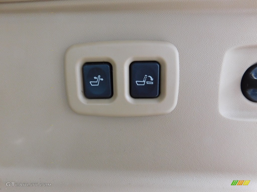 2007 SRX V6 - White Diamond / Ebony photo #42